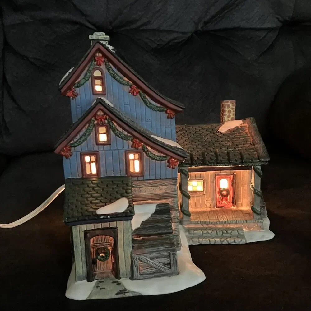 Santa's Workbench 2001 Collection Crooked Creek Cabin Victorian Series With Box